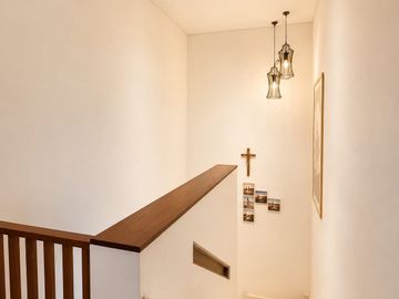 Rumah di Sanur dengan akses jalan selebar 12 meter? Jarang banget! 👀✨