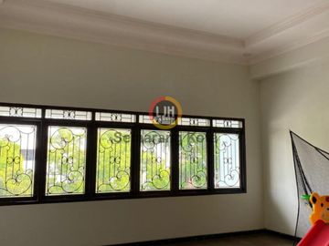 Rumah mewah di Graha Estetika