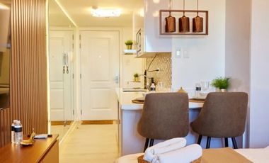 AIR BNB READY STUDIO UNIT IN AZURE NORTH 5.9M