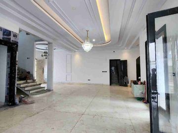 DIJUAL RUMAH LUAS MEWAH STRATEGIS AMERICAN CLASSIC DI JATI PADANG