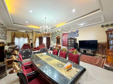 TINGGAL BAWA KOPER! RUMAH MEWAH SEMI FURNISHED DI TEBET BARAT, AKSES 3 MOBIL‼️