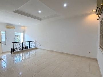 Rumah gading grande residence kelapa gading 6x18 3 lantai 3 kamar tidur