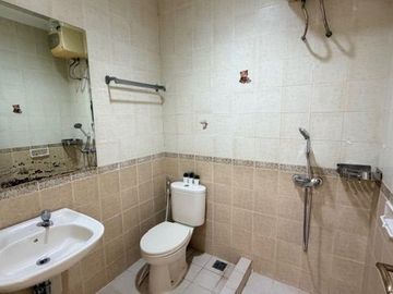 Rumah gading grande residence kelapa gading 6x18 3 lantai 3 kamar tidur
