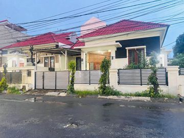 Disewakan Rumah Luas Pinggir Jalan Utama Di Galaxy, Bekasi