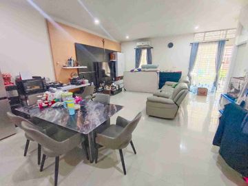Rumah Lux Minimalis 2 Lantai di Cluster Redwood, Taman Kopo Indah 5