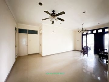 Rumah Luas Harga Bagus di Lokasi Favourite Raffles Hills Cibubur