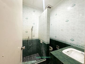 Rumah Luas Harga Bagus di Lokasi Favourite Raffles Hills Cibubur