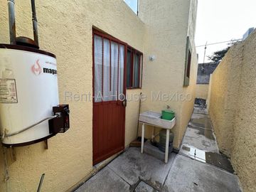 RENTA CASA AMUEBLADA CERCA TEC DE MONTERREY, AMUEBLADA, 2 RECAMARAS, 1 BAÑO.