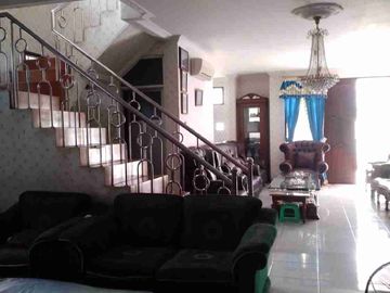 Raffles Hill, Rumah Mewah Dijual