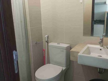 Dsewakan Apartemen Puri Mansion Type Studio View Pool Siap Huni di Jakarta Barat