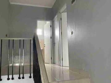 Disewakan Rumah 2 Lantai Semi Furnish Dekat Stasiun Dan Pintu Tol Serpong lagoon Cisauk Tangerang