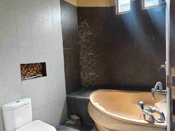 Rumah Murah 2 Lantai siap Huni di Komplek Kendangsari, Sby Timur
