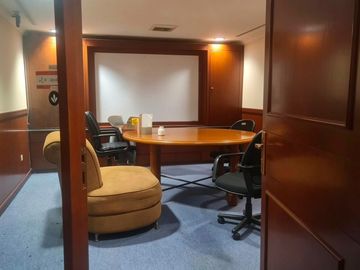 Unit Office Menara Imperium Rasuna Said terdapat 6 Space Office