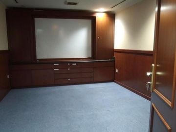 Unit Office Menara Imperium Rasuna Said terdapat 6 Space Office