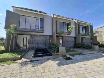 Rumah 2 lantai siap huni jatiwarna