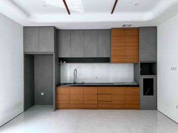Dijual Rumah Baru Gaya Tropical Giriloka BSD City Semi Furnished