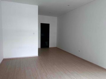 Dijual Rumah Baru Gaya Tropical Giriloka BSD City Semi Furnished