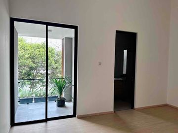 Dijual Rumah Baru Gaya Tropical Giriloka BSD City Semi Furnished