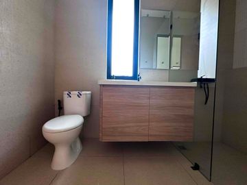 Dijual Rumah Baru Gaya Tropical Giriloka BSD City Semi Furnished