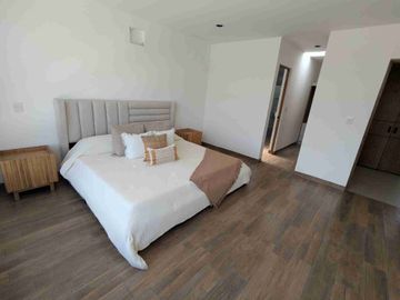 VILLAS LA VALENCIANA CASA EN VENTA FRACCIONAMIENTO SÚPER EXCLUSIVO RECÁMARA EN PLANTA BAJA ZONA NORTE LEON