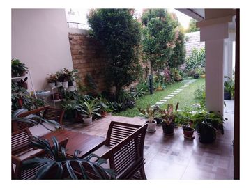 Jual Rumah Hook Argenia Sentul City View Gunung SHM Harga 5 Miliar