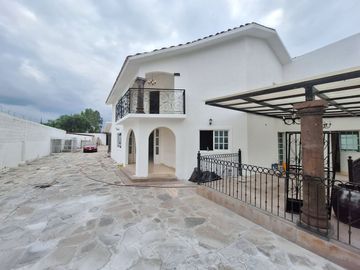 FINCA EN VENTA LA SOLANA A 10 MINUTOS DE JURIQUILLA QUERETARO 5 RECAMARAS ALBERCA Y AMPLIO JARDIN