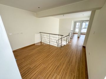 DEPARTAMENTO DÚPLEX DE ESTRENO EN SANTIAGO DE SURCO — 3 DORMITORIOS | FRENTE A PARQUE
