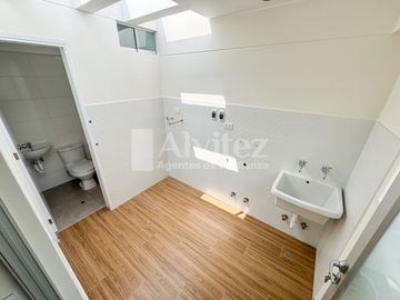 DEPARTAMENTO DÚPLEX DE ESTRENO EN SANTIAGO DE SURCO — 3 DORMITORIOS | FRENTE A PARQUE