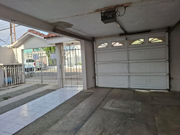 CASA EN RENTA EN SECCIÓN COSTA HERMOSA, TIJUANA
