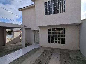 CASA EN RENTA EN SECCIÓN COSTA HERMOSA, TIJUANA