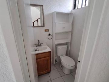 CASA EN RENTA EN SECCIÓN COSTA HERMOSA, TIJUANA