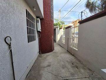 CASA EN RENTA EN SECCIÓN COSTA HERMOSA, TIJUANA