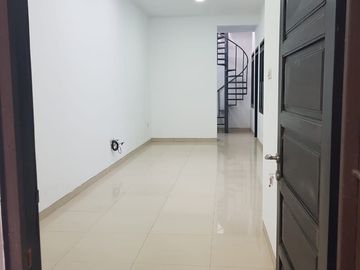 Rumah Nyaman Minimalis Singgasana Pradana