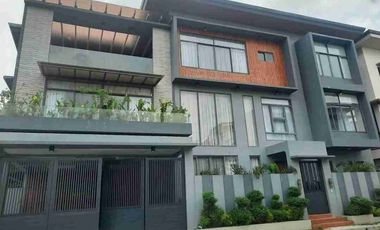 10 Bedroom in Greenwoods Executive Village Cainta 700 sqm