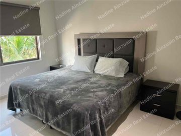 SE RENTA CASA AMUEBLADA Y EQUIPADA EN RESIDENCIAL ARBOLADA CANCÚN HUAYACÁN , 3 RECÁMARAS, ALBERCA PROPIA, SEGURIDAD 24/7, AMENIDADES.
