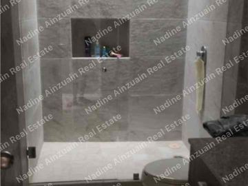 SE RENTA CASA AMUEBLADA Y EQUIPADA EN RESIDENCIAL ARBOLADA CANCÚN HUAYACÁN , 3 RECÁMARAS, ALBERCA PROPIA, SEGURIDAD 24/7, AMENIDADES.