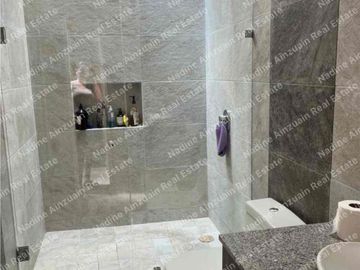 SE RENTA CASA AMUEBLADA Y EQUIPADA EN RESIDENCIAL ARBOLADA CANCÚN HUAYACÁN , 3 RECÁMARAS, ALBERCA PROPIA, SEGURIDAD 24/7, AMENIDADES.