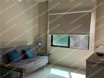 SE RENTA CASA AMUEBLADA Y EQUIPADA EN RESIDENCIAL ARBOLADA CANCÚN HUAYACÁN , 3 RECÁMARAS, ALBERCA PROPIA, SEGURIDAD 24/7, AMENIDADES.