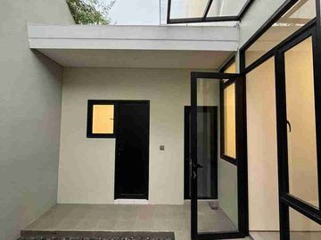 Dijual Rumah Baru Klampis semolo timur 2lantai, Surabaya timur