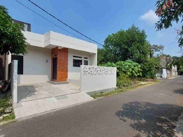 di Sewakan Rumah Antapani ,dkt Arcamanik cocok untuk rumah tinggal
