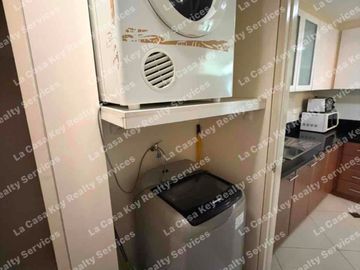RUSH For Rent/Lease 2 Bedroom with Parking - 8 Forbes Town Road