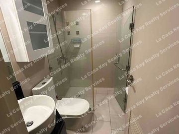 RUSH For Rent/Lease 2 Bedroom with Parking - 8 Forbes Town Road