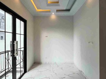 Rumah 2 Lantai American Classic Siap Huni Di Jagakarsa Jaksel