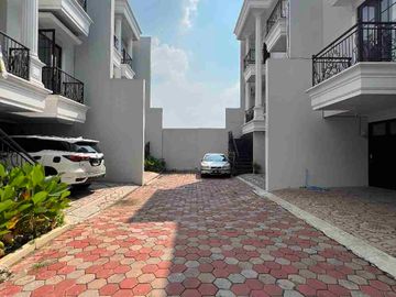 Rumah 2 Lantai American Classic Siap Huni Di Jagakarsa Jaksel