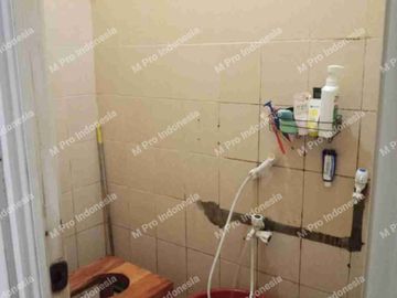 Dijual rumah di komplek sawangan permai, depok, jalan 2 mobil lega