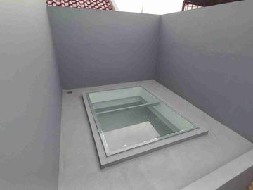 Jual Cepat, Rumah Bagus Ada Rooftop, Kamar Banyak, di Taman Surya Jakarta Barat
