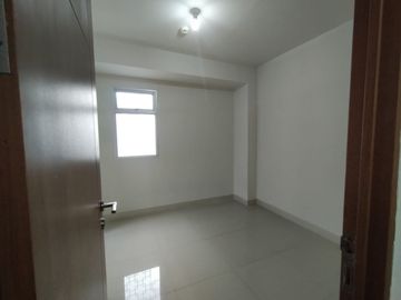Dijual 2BR Unfurnish Oak Tower B – Sky Garden, Pool, 3 Menit LRT, Lantai 8 Siap Huni