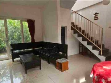 rumah murah 2 lt dekat cassablanca dekat sawojajar hanya 3 menit ke jalan tol, ada kolam renang dan view bagus. lokasi malang kota BU SEEGERA
