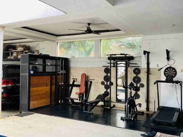Jual Rumah 2 Lantai Siap Huni Fasilitas Kolam Renang dalam Rumah, Fl