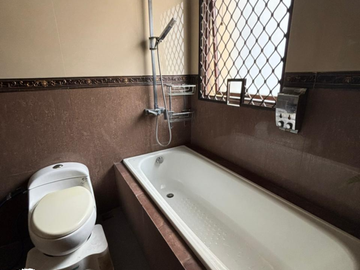 Jual Rumah 2 Lantai Tipe Besar di Alamanda JGC - Kamar Banyak & Full Furnish